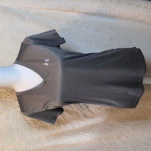 Under Armour WMNS Grey V Neck Athletic Fit Short Sleeve Sports Workout - Picture 1 of 8